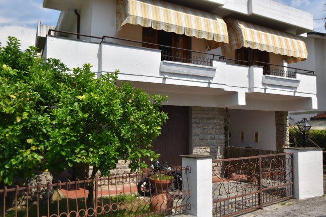 Villa in vendita a Viareggio
