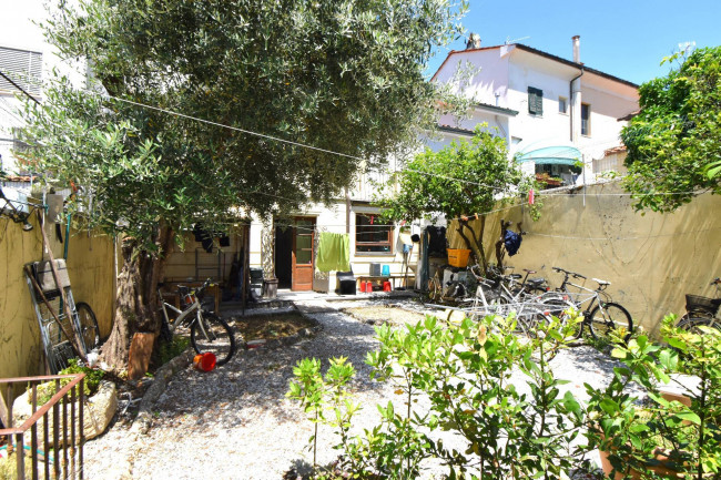 Casa indipendente in vendita a Viareggio
