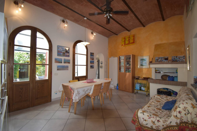 Casa indipendente in vendita a Viareggio