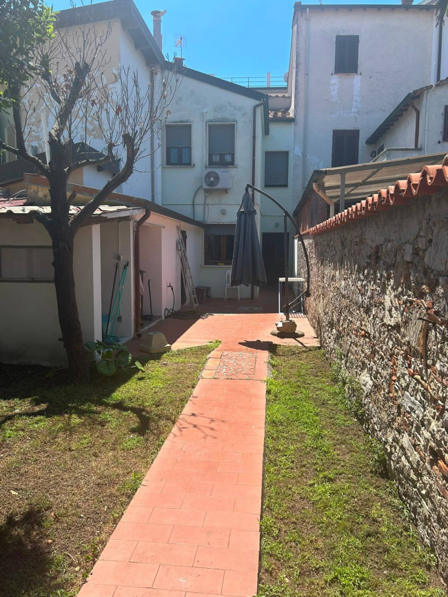 Casa indipendente in vendita a Viareggio