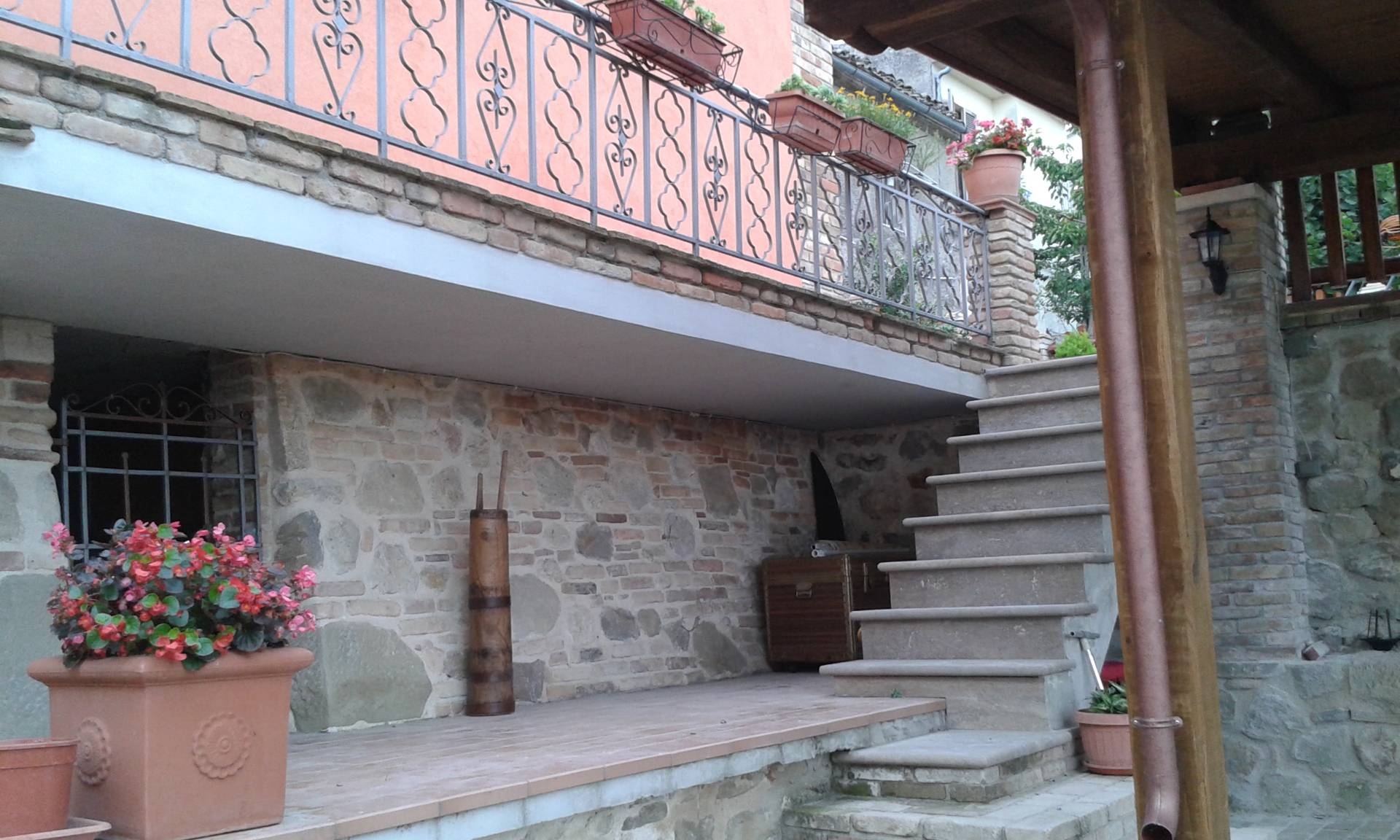 Villa Unifamiliare - Indipendente TORRICELLA SICURA vendita    Case &Co