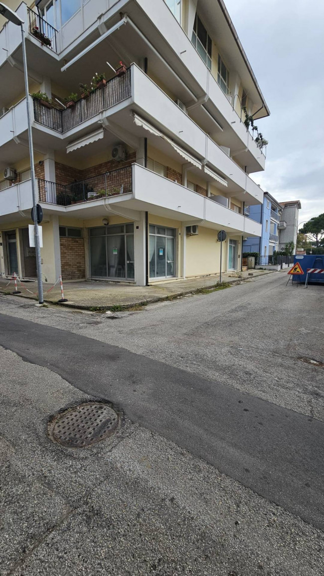 Fondo commerciale in vendita a Giulianova (TE)