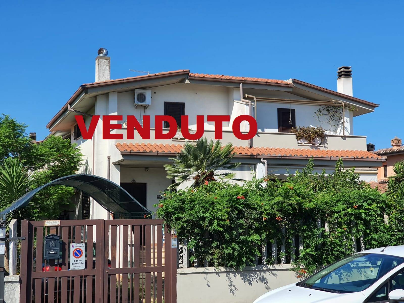 Villa in vendita a Ladispoli (RM)