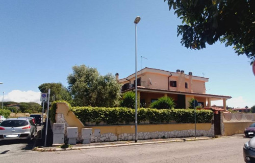 Villa in vendita a Ladispoli (RM)