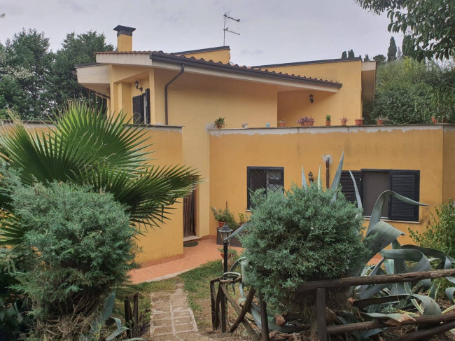 Villa in vendita a Sacrofano (RM)