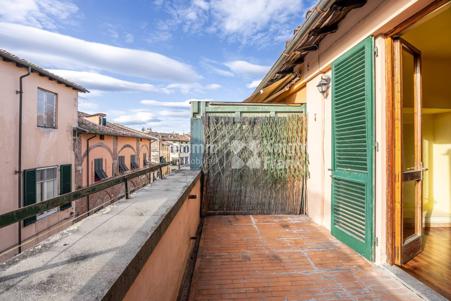 Appartamento in Vendita a Lucca