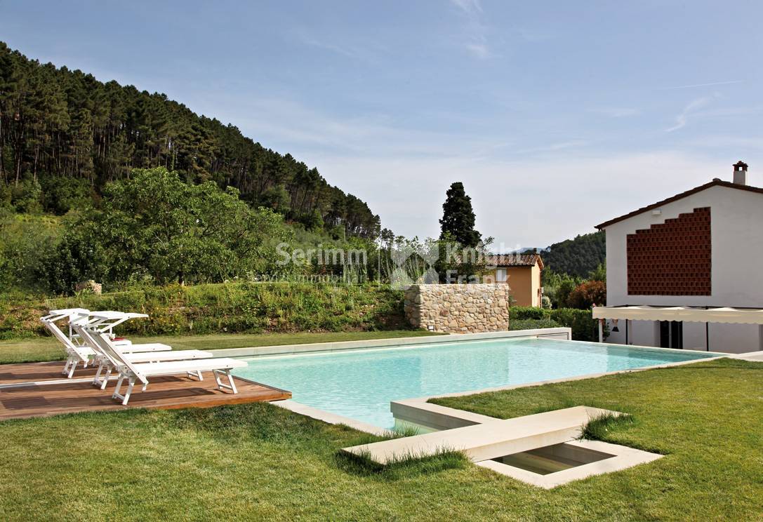 Villa in Vendita a Lucca