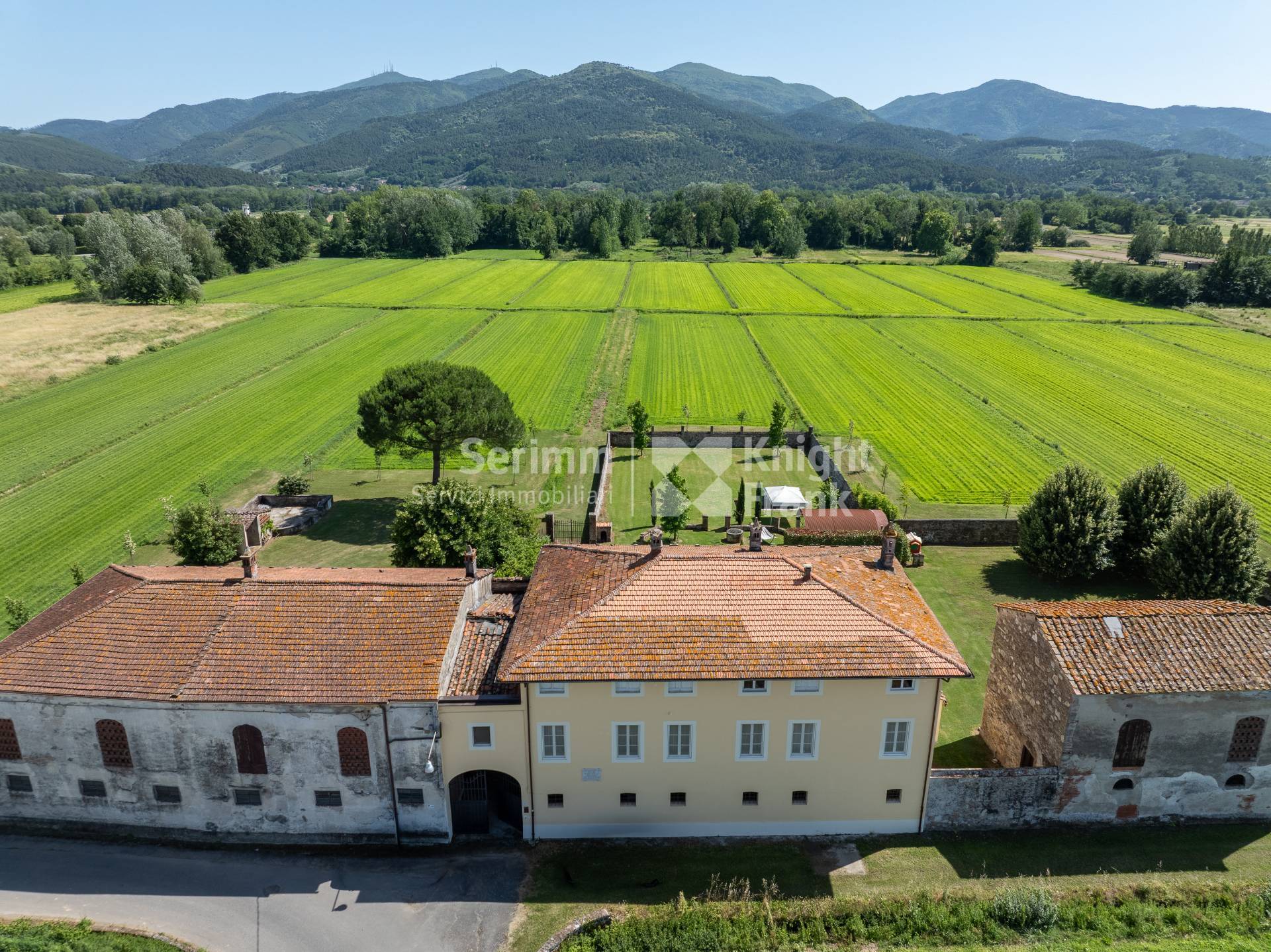 Villa in Vendita a Lucca