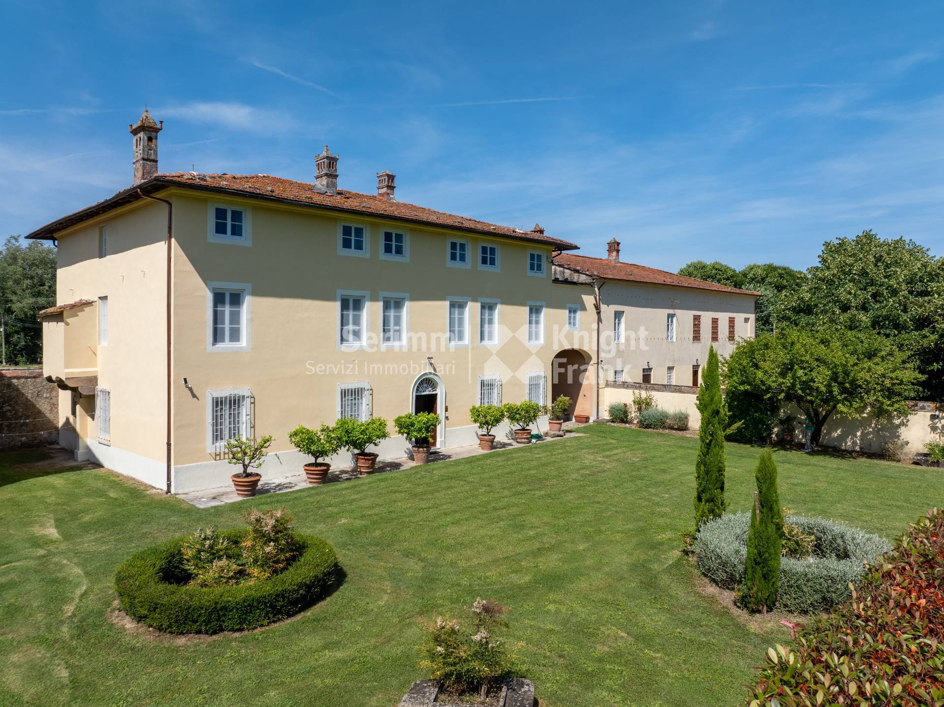 Villa in Vendita a Lucca