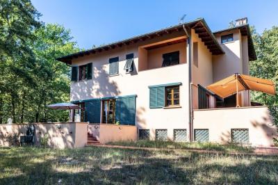 Villa in Vendita a Lucca