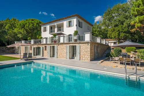 Villa in Vendita a Valbonne
