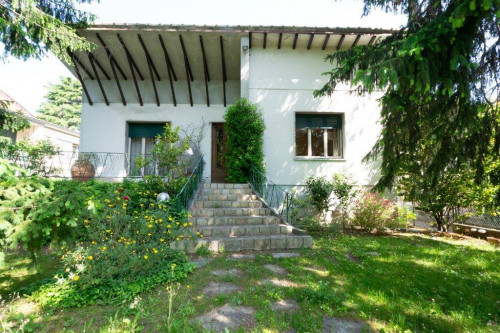 Villa for Sale in Lucca