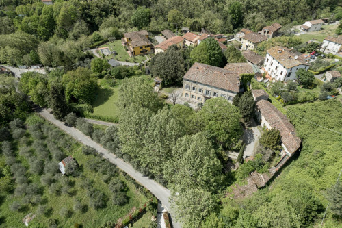 Villa in Vendita a Lucca