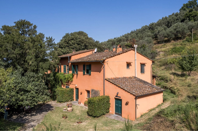 Rustico in Vendita a San Giuliano Terme