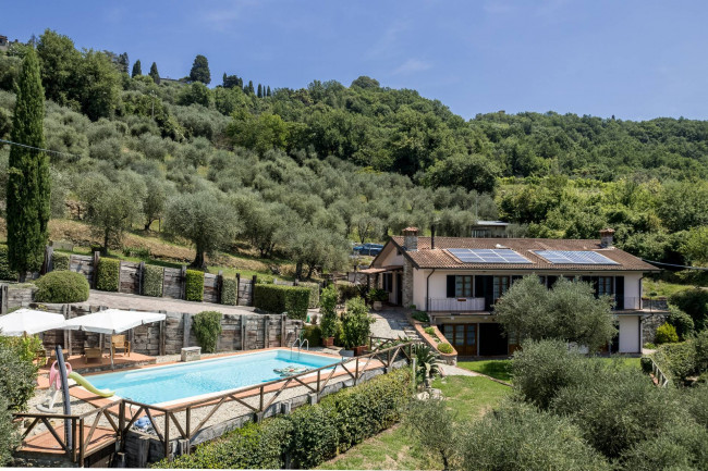 Villa in Vendita a Lucca