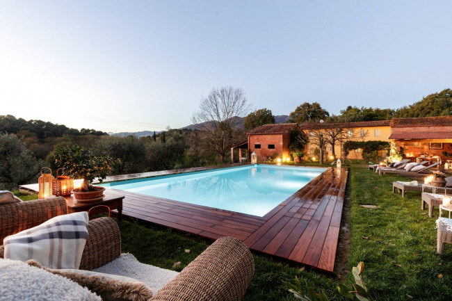 Villa for Sale in Capannori