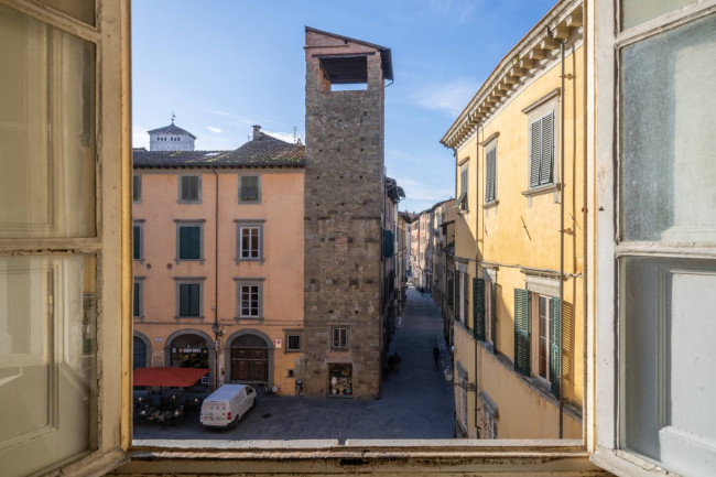Appartamento in Vendita a Lucca