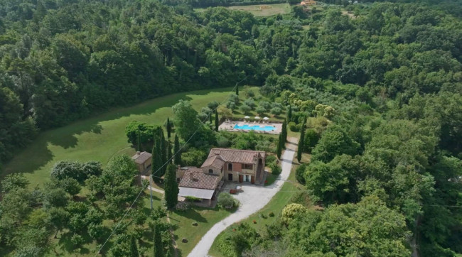 Farmhouse for Sale in Chianni