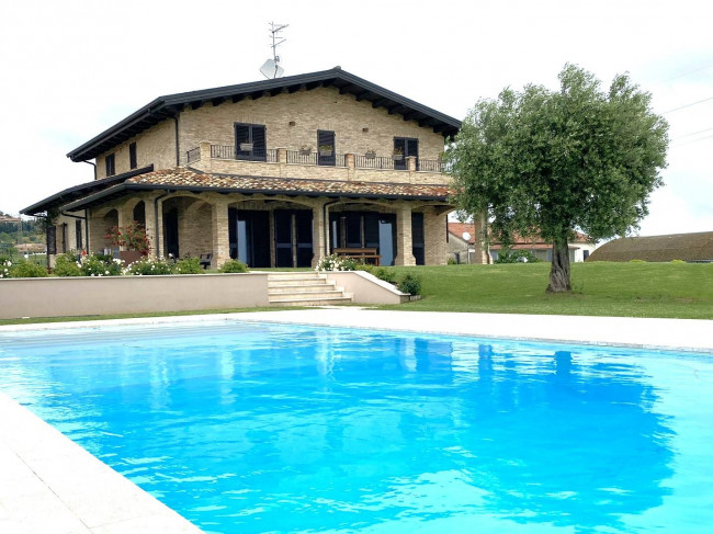 Villa in Vendita a Colonnella