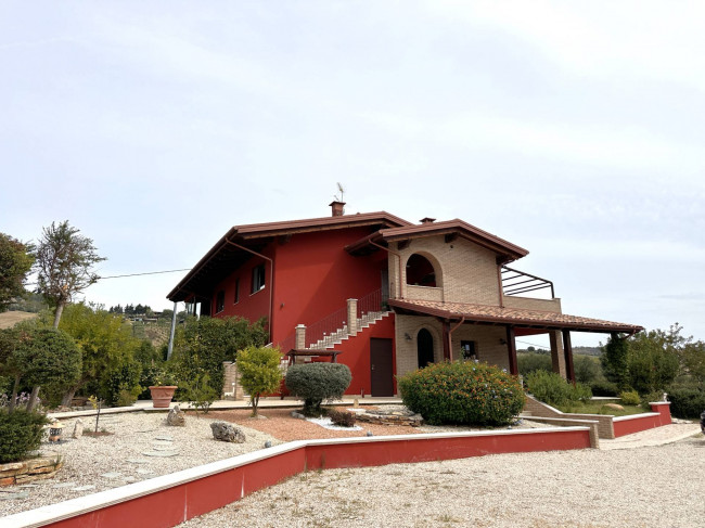 Villa in vendita a Colonnella (TE)