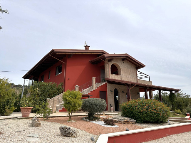 Villa in vendita a Colonnella (TE)