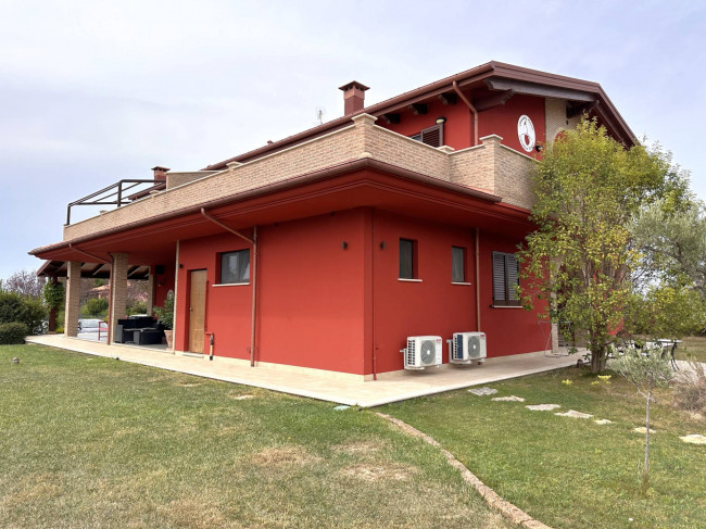 Villa in vendita a Colonnella (TE)