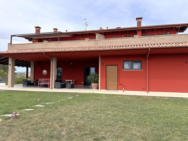 Villa in vendita a Colonnella (TE)