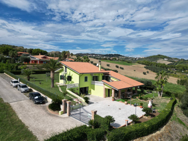 Villa in vendita a Martinsicuro (TE)