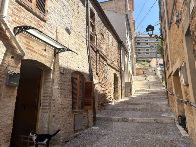 Casa singola in Vendita a Monsampolo del Tronto