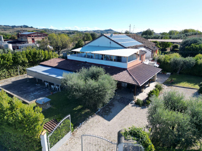 Casa singola in Vendita a Monsampolo del Tronto