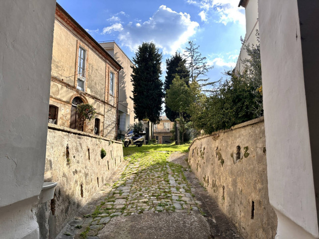 Casa singola in Vendita a Nereto