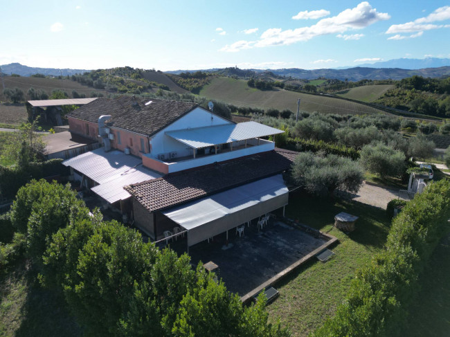 Casa singola in Vendita a Monsampolo del Tronto