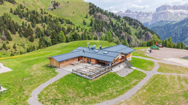 Rifugio in vendita a Canazei
