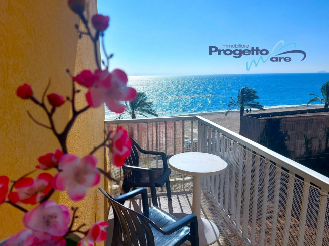 Appartamento Quadrilocale in vendita a Pietra Ligure