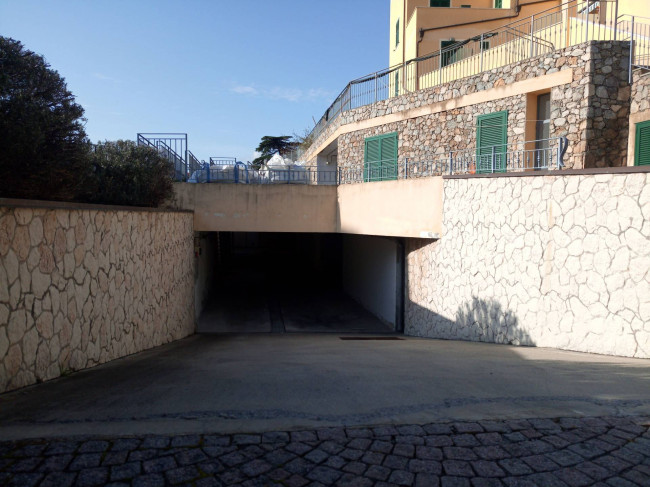 Box in vendita a Pietra Ligure