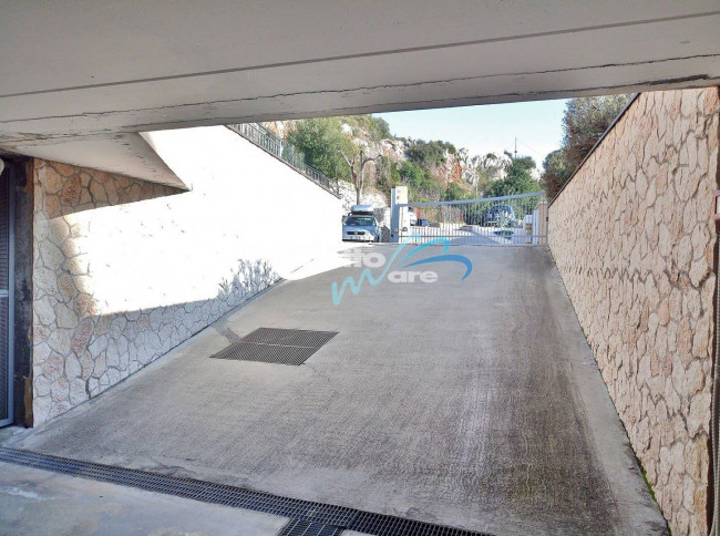 Box in vendita a Pietra Ligure