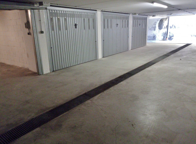 Box in vendita a Pietra Ligure