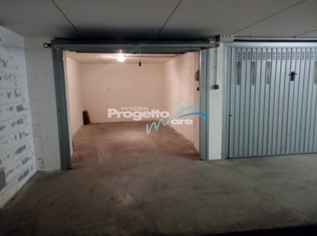 Box in vendita a Pietra Ligure