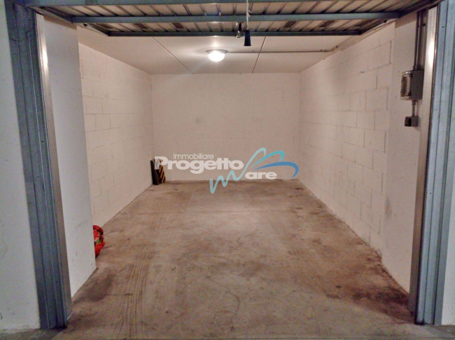 Box in vendita a Pietra Ligure