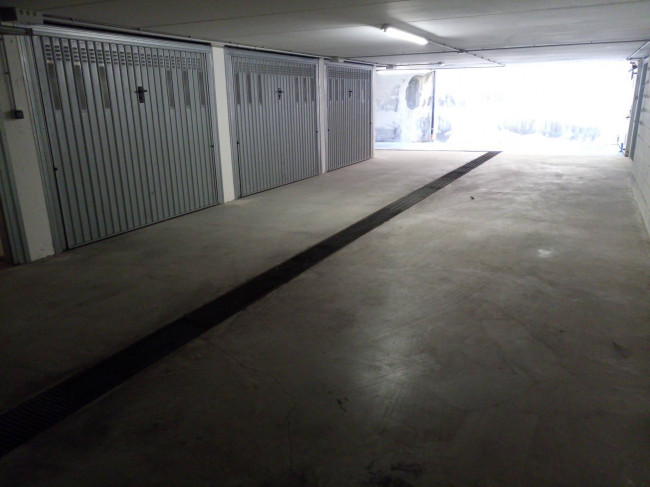 Box in vendita a Pietra Ligure
