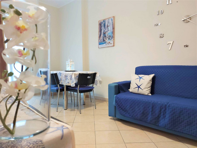 Casa vacanza bilocale in vendita a Pietra Ligure