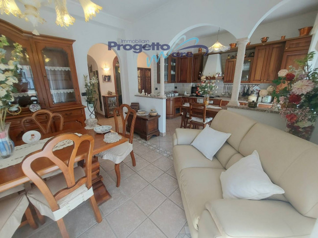 Appartamento Quadrilocale in vendita a Pietra Ligure