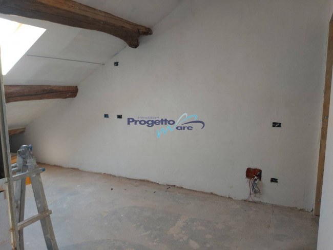 Appartamento Plurilocale in vendita a Finale Ligure