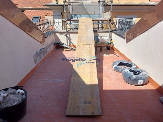 Appartamento Plurilocale in vendita a Finale Ligure