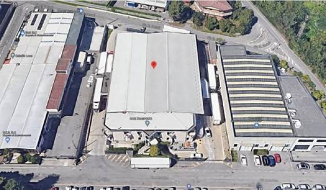 Capannone con abitazione