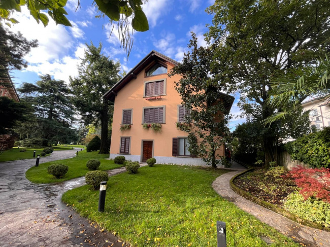 Villa Bifamiliare