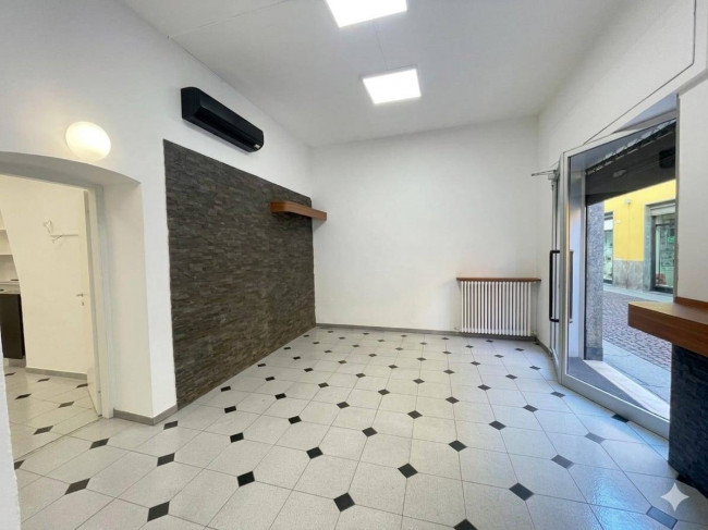 Locale commerciale