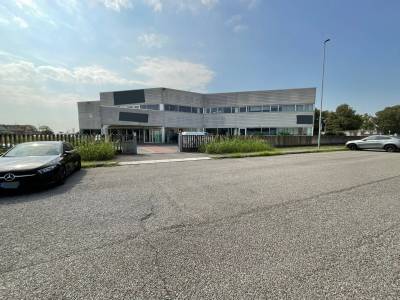 Locale commerciale