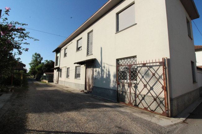 Casa indipendente in vendita a Corana (PV)