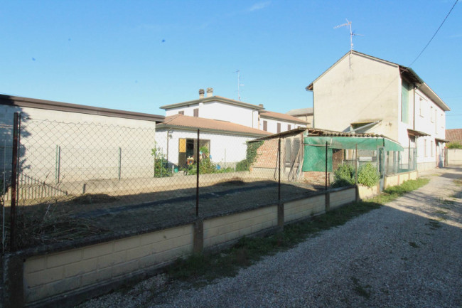 Casa indipendente in vendita a Corana (PV)